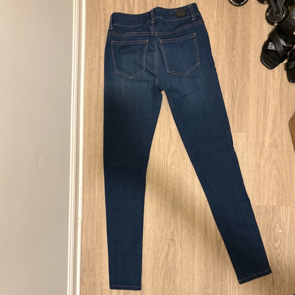 Celebrity Pink Mid-Rise Denim Legging Jeans – Dark Wash - Picture 3 of 5